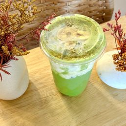 Pistachio Banana Matcha w/Almond Milk.