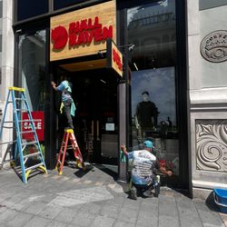 Blue Wave Window and Pressure Washing - This store has curb appeal with clean windows.