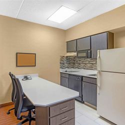 Mainstay Suites Of Lancaster County - Fully Equipped Kitchens