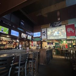 Extremes Sports Grill & Pizzeria - Inside mega TV"s