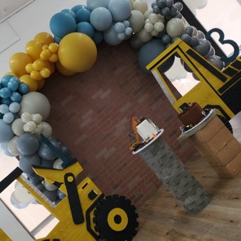 Balloonify Me - Construction theme bday party for 2 brothers. - Balloon Services Near Me