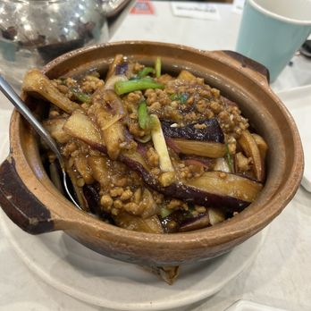 Jin Gege - Eggplant clay pot (5 stars flavor but 2 stars for oiliness) - Chinese Near Me - San Leandro, California Jin Gege - Eggplant clay pot (5 stars flavor but 2 stars for oiliness) - Chinese Near Me - San Leandro, California