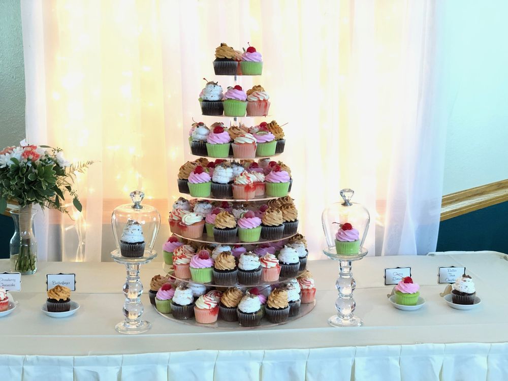 Perfectly Filled Cupcakes Logo