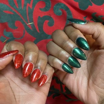 Salon Avenue - Christmas sparkle nails! Tis the season! - Nail Salons Near Me - Portland, Oregon Salon Avenue - Christmas sparkle nails! Tis the season! - Nail Salons Near Me - Portland, Oregon