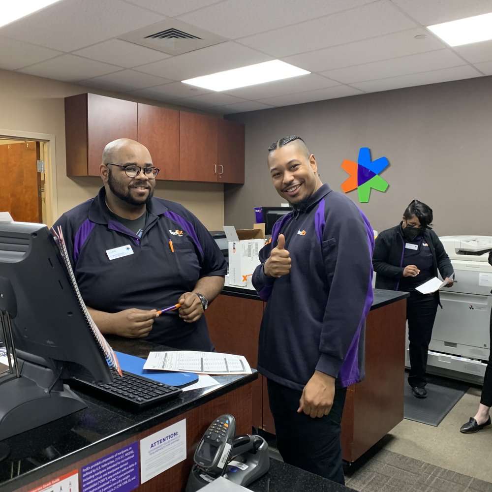 Fedex Employee Uniform