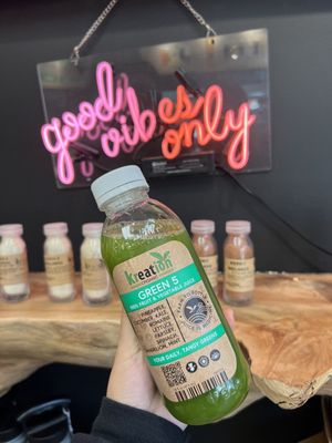 Kreation Juicery & Avoholic Bar - West Hollywood by null