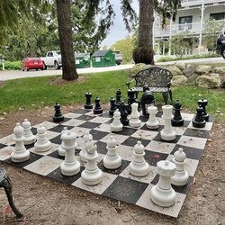 The Shore Club Wisconsin, Ascend Hotel Collection - Outdoor giant chess