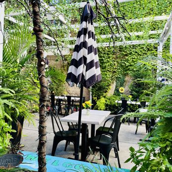 Arcadia Bar & Kitchen - Outdoor patio - Breakfast & Brunch Near Me - Astoria, New York
