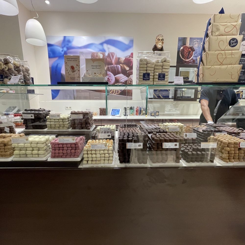 Leonidas - Chocolatiers & Shops Near Me - Brussels, BRU Leonidas - Chocolatiers & Shops Near Me - Brussels, BRU