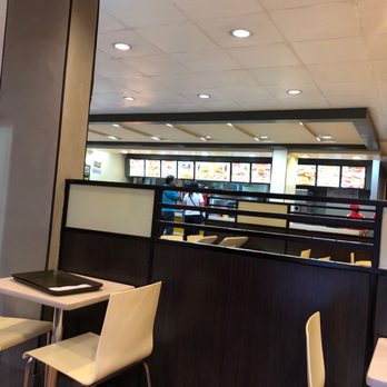 Jollibee - Fast Food Near Me - Dasmariñas, CAV