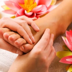 Amara - Foot massage ( €45 - 60 min )