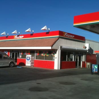 Tehachapi Fastrip - the outside of a restaurant - Gas Stations Near Me - Tehachapi, California