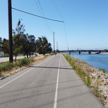 Los Angeles River Bicycle Path - Bike tours Near Me - Long Beach, California