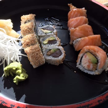 Maral - California Tuna Roll & Tempura Scampi Salmon Roll - Sushi Bars Near Me - Hamburg, HH Maral - California Tuna Roll & Tempura Scampi Salmon Roll - Sushi Bars Near Me - Hamburg, HH