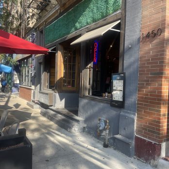 Frida Room - The inviting open air entrance - Breakfast & Brunch Near Me - Chicago, Illinois
