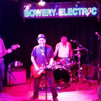 Bowery Palace - Damn Kids - Lounges Near Me - New York, New York