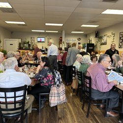 Waterfalls Cafe - Crowd