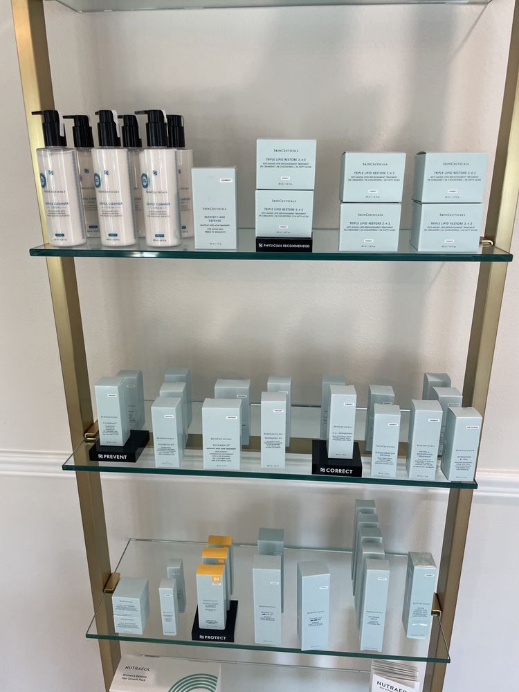 Bradenton Aesthetics Logo