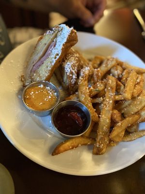 Cafe Orleans by null
