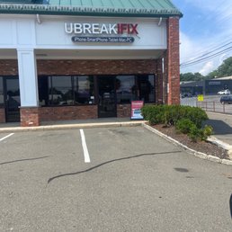 UBreakIFix store UBreakIFix store