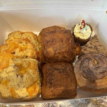 Sierra bakehouse - bacon scones, ham & cheddar croissants, cupcake, morning bun, coffee cake - Bakeries Near Me - Truckee, California