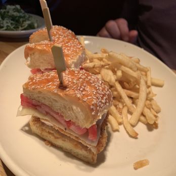 Cherry Creek Grill - Dings crispy chicken sandwich - New American Near Me - Denver, Colorado