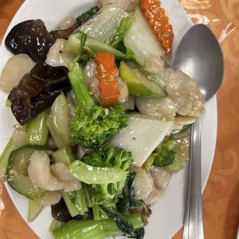Royal Palace Restaurant - 97. Steamed Fish Fillet - Cantonese Near Me - Honolulu, Hawaii