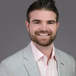 Tampa Smile Co. - South Tampa - Dr. Adam Gray