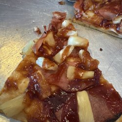 The Gust Hauf - Hawaiian pizza