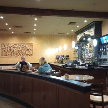 Galo's Italian Grill - Bar and dining area - Italian Near Me - Richmond, Indiana