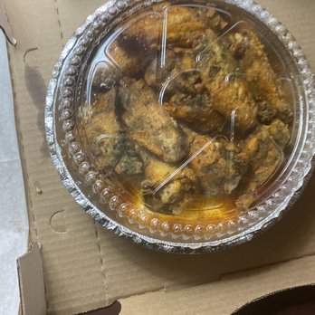 Caretti's Pizza - The chicken tasted old and smelled - Pizza Near Me - Chambersburg, Pennsylvania