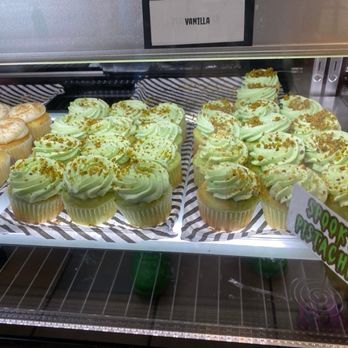Wicked Whisk Cake Co. - Custom Cakes Near Me - Frankfort, Kentucky Wicked Whisk Cake Co. - Custom Cakes Near Me - Frankfort, Kentucky