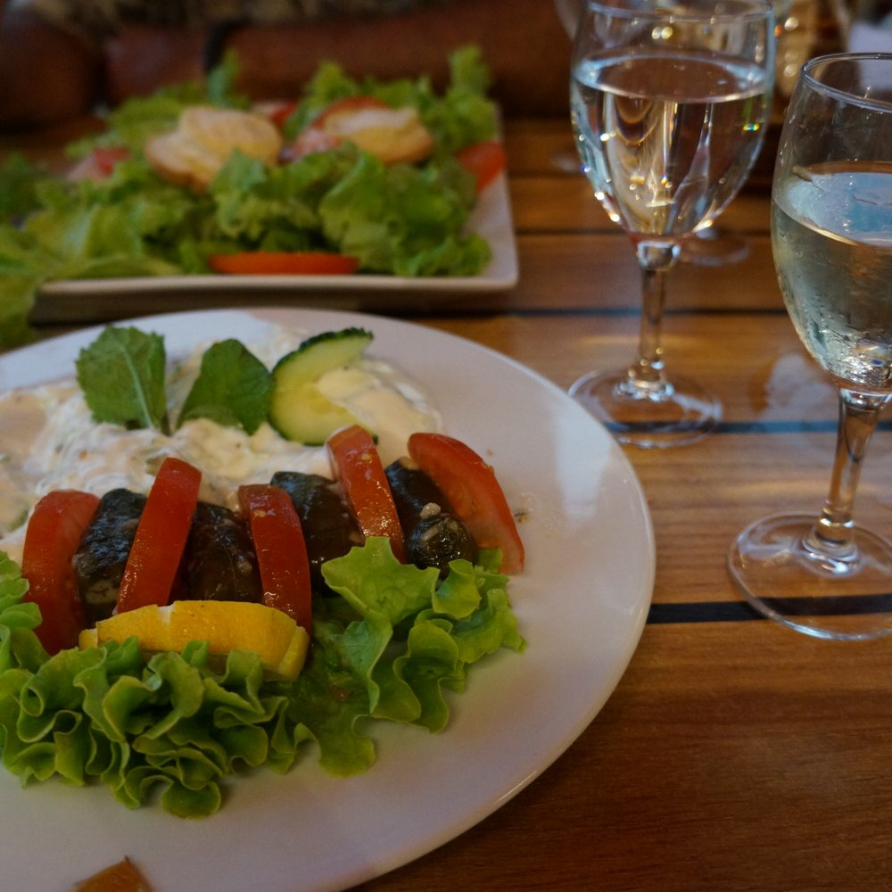 Au Tour du Monde - Stuffed peppers and grape leaves - Restaurants Near Me - Nevers, 58