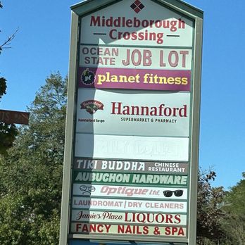Hannaford - Plaza sign - Grocery Near Me - Middleboro, Massachusetts