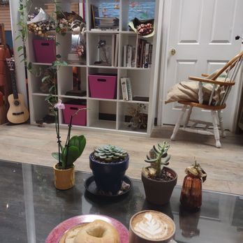 Piper's Cafe - Piper's Cafe: Gingerbread Latte with soy milk and plain toasted bagel - Coffee & Tea Near Me - Aloha, Oregon
