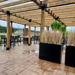 Rivers Edge Restaurant & Pub - Outside dining area!