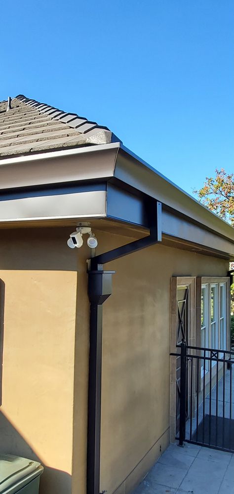 Slide of Advanced Roofing & Raingutters