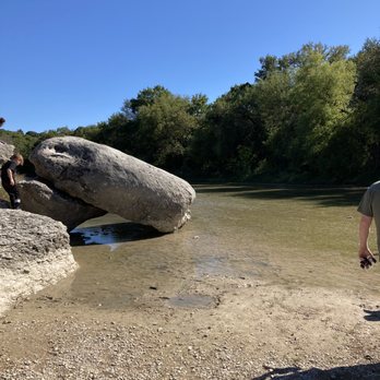 Big Rocks Park - Look at that Texas blue sky! Interesting formations to explore. - Parks Near Me Big Rocks Park - Look at that Texas blue sky! Interesting formations to explore. - Parks Near Me