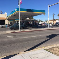 La Brea Valero - View from the street