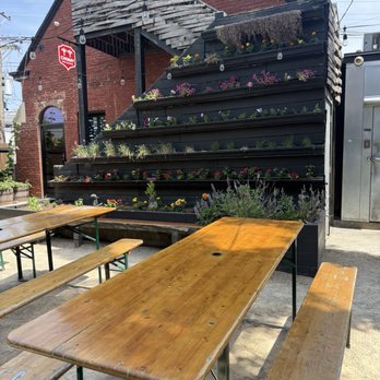 Gralehaus - Patio - Beer Bar Near Me - Louisville, Kentucky