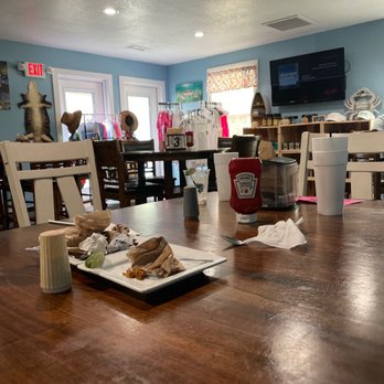 Kathi's Krab Shack - Little bit of shopping! - Seafood Near Me - Steinhatchee, Florida