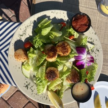 Gramma Dot's - Scallop Garden Salad - Seafood Near Me - Sanibel, Florida