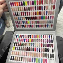 Famous Nails - Color Book