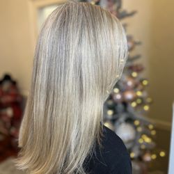 Bloom Salon Spa Boutique - Holiday high and lowlights!