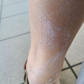 Rose Nail Lounge - Didnt bother to wipe of the products used - Nail Salons Near Me - Las Vegas, Nevada