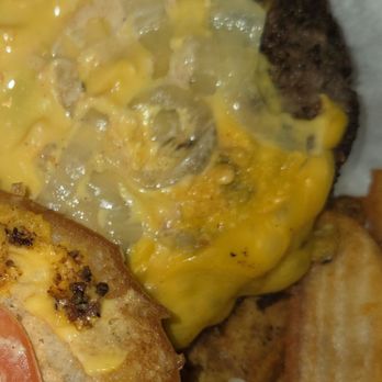 Momma's - Close up of the freshness - Dive Bars Near Me - Memphis, Tennessee