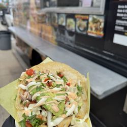 Aletacos - Garlic shrimp and octopus taco