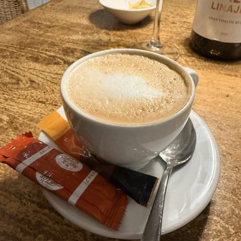 illari - Cafe Con Leche - Tapas Bars Near Me - Málaga, Massachusetts