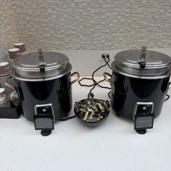 Admirals Club - Terminal E - Soup station! Tomato bisque and mushroom broth - Airport Lounges Near Me - DFW Airport, Texas