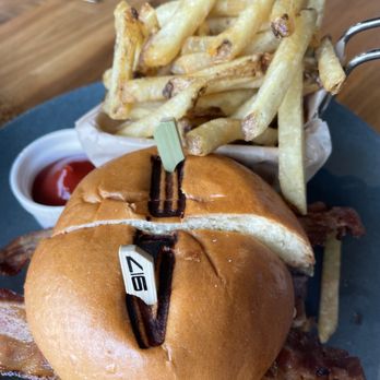 Restaurant 917 - Yummy burger&fries - New American Near Me - Carson, California Restaurant 917 - Yummy burger&fries - New American Near Me - Carson, California